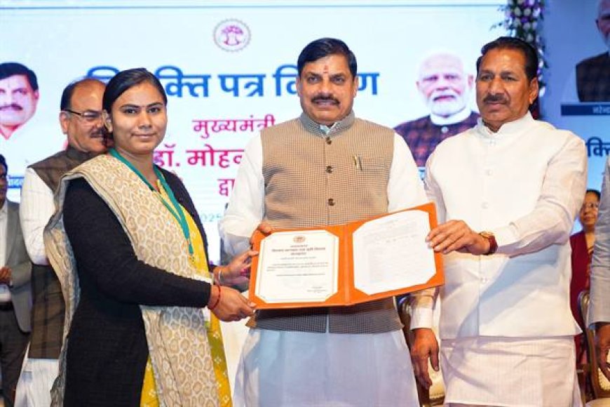 अधिकारी-वही,-जो-जनहित-के-करें-कार्य-–-मुख्यमंत्री-डॉ.-यादव