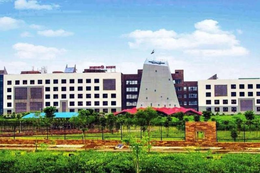 छग-सरकार-का-बड़ा-एक्शन:-27-डॉक्टर-बर्खास्त,-विभागीय-जांच-के-भी-आदेश