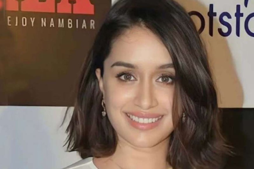 सोशल मीडिया पर श्रद्धा ने नए हेयरस्टाइल से धमाल मचाया