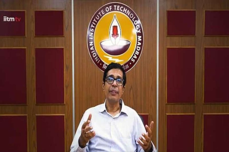 गोमूत्र-के-औषधीय-गुणों-पर-आईआईटी-मद्रास-के-निदेशक-वी.-कामकोटि-के-वायरल-वीडियो-पर-बवाल