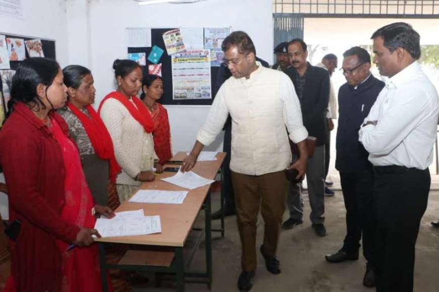 राज्य-निर्वाचन-आयुक्त-अजय-सिंह-ने-सूरजपुर-जिले-में-निर्वाचन-व्यवस्था-का-लिया-जायजा