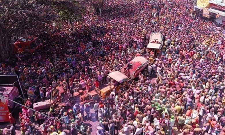 इंदौर रंगपंचमी गेर में बोरिंग मशीनों से गुलाल बरसाया जाएगा, गेर में होंगे श्रीनाथजी मंदिर के दर्शन