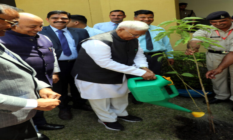 निष्ठा,-धैर्य-के-साथ-न्याय-संगत-दलील-देना-लोक-अभियोजक-का-दायित्व:-राज्यपाल-पटेल