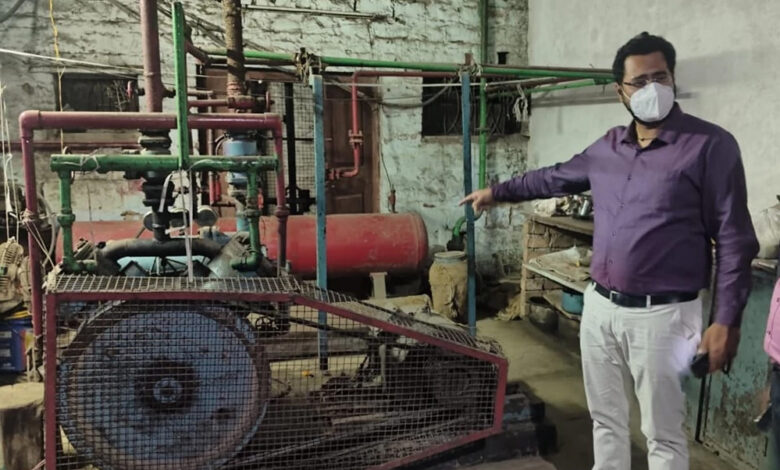 आइस फैक्ट्री में अमोनिया गैस का हुआ रिसाव, सीएसपी की आंखों में आंसू-जलन, माता-पिता को अस्पताल भिजवाया