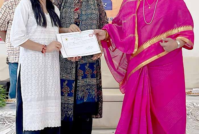अपने-सपनों-को-ऊंची-उड़ान-दें-और-आत्मनिर्भर-बनें-:-मंत्री-सुश्री-भूरिया