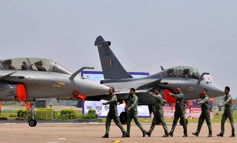 ग्वालियर-में-सभी-एयरफोर्स-स्टेशन-अलर्ट-मोड-पर,-एयरफोर्स-और-फाइटर-प्लेन-अलर्ट