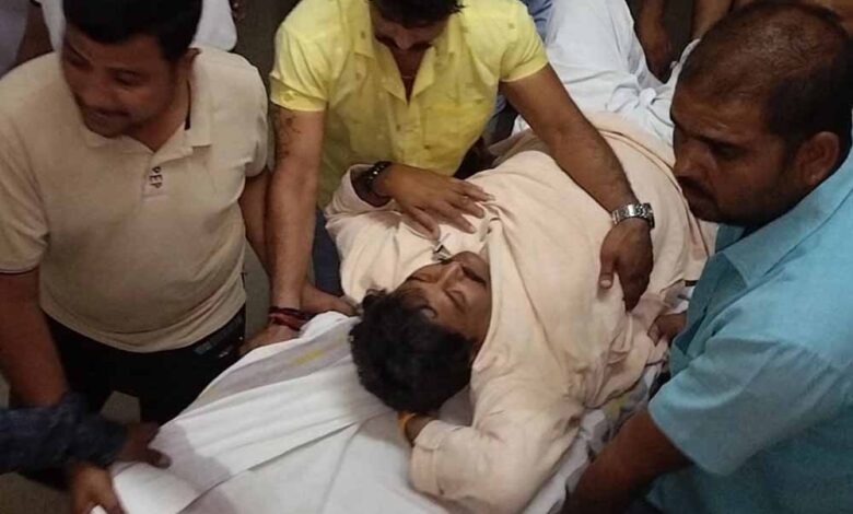 पूर्व-मंत्री-गिर्राज-डंडौतिया-मुरैना-में-सड़क-हादसे-में-घायल,-नहीं-मिल-सकी-एंबुलेंस