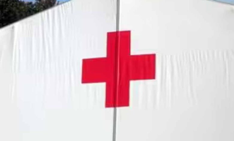 एमवायएच-सहित-इंदौर-के-253-अस्पतालों-की-छत-पर-रेडक्रॉस-की-प्रतिकृति-बनाई-गई