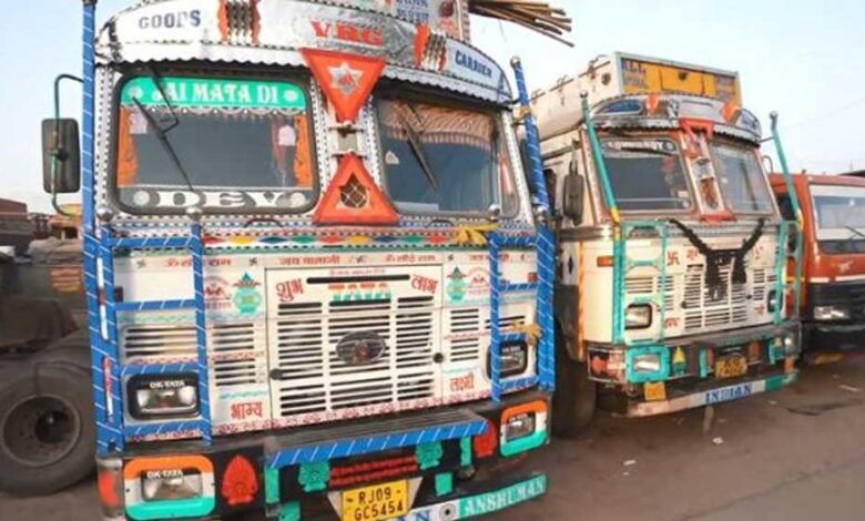 इंदौर-ट्रक-ऑपरेटर्स-एंड-ट्रांसपोर्ट-एसोसिएशन-ने-नई-पहल,-सेना-के-लिए-तैयार-mp-के-साढ़े-सात-लाख-ट्रक