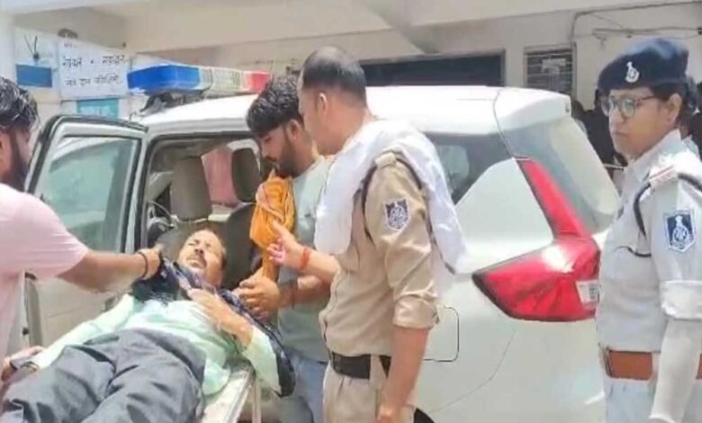 महिला-पुलिस-अधिकारी-ने-घायल-तड़पते-व्यक्ति-को-समय-पर-पहुंचाया-अस्पताल