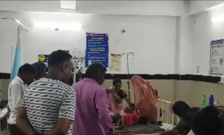 भाऊखेडा-में-मटका-आइसक्रीम-खाने-से-40-बच्चे-गंभीर-रूप-से-बीमार,-परिजनों-में-एकाएक-दहशत-व्याप्त-हुई