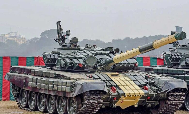 ओवरहॉलिंग-के-लिए-चेन्नई-की-हैवी-वीकल-फैक्ट्री-से-टी-72-टैंक-वीकल-फैक्ट्री-जबलपुर-पहुंचा