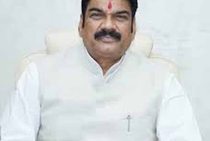 पीडीएस-से-राशन-सामग्री-लेने-वाले-हितग्राही-अपने-फोन-से-कर-सकते-हैं-ई-केवायसी-:-खाद्य-मंत्री-राजपूत