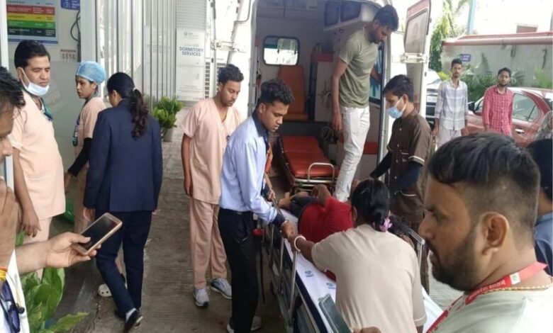 बस-के-चालक-को-आया-हार्ट-अटैक,-यात्रियों-ने-सीपीआर-देकर-बचाई-जान,-एंबुलेंस-से-पहुंचाया-गया-अस्पताल