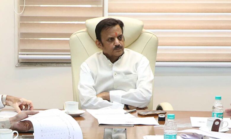 स्वास्थ्य-योजनाओं-के-क्रियान्वयन-में-अग्रणी-बनने-के-लिए-हर-स्तर-पर-समन्वय-और-सक्रियता-अनिवार्य:-उप-मुख्यमंत्री-शुक्ल