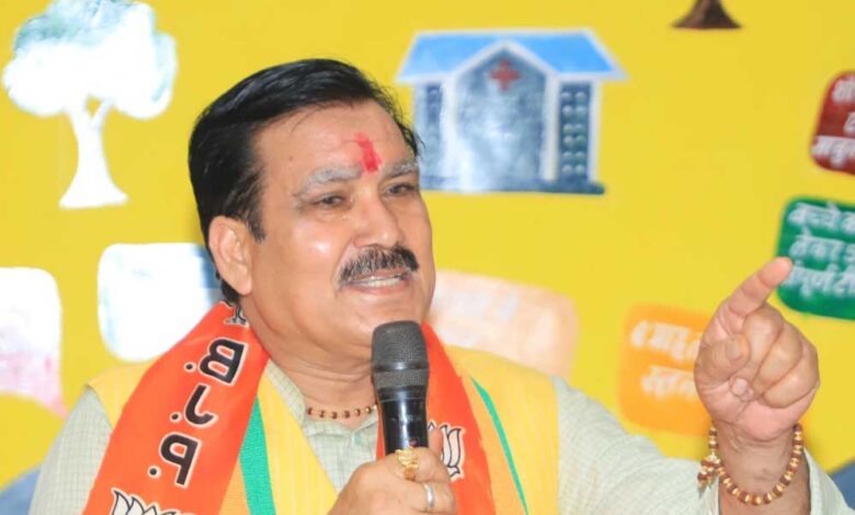 जो-अपने-पूर्वजों-का-सम्मान-नहीं-कर-पाया,-वो-देश-क्या-चला-पाएगा-:-गौतम-टेटवाल