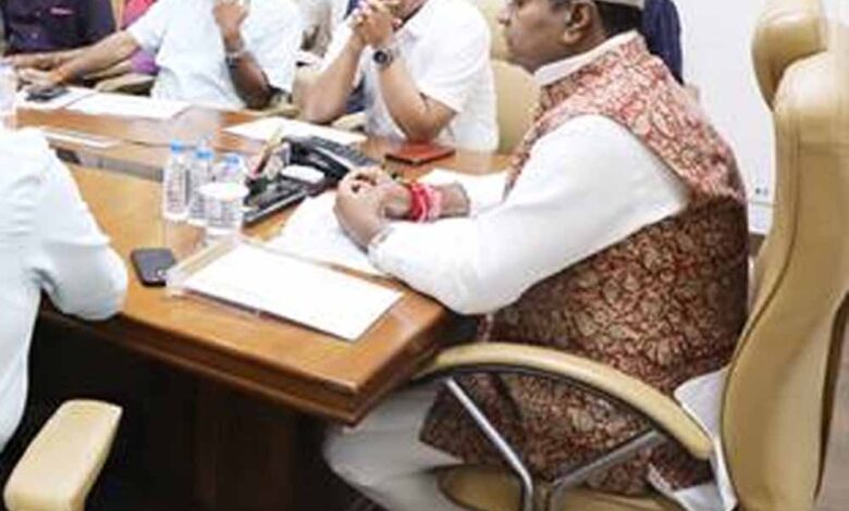 मंत्री-सारंग-ने-ली-सहकारिता-विभाग-की-समीक्षा-बैठक