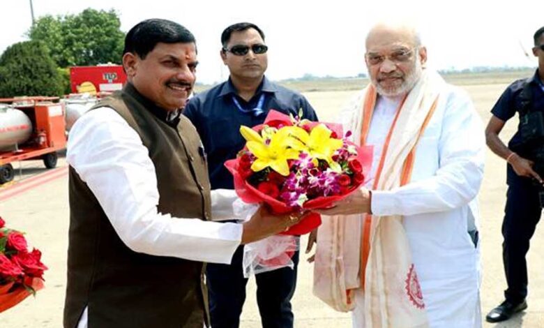 केंद्रीय-गृह-मंत्री-अमित-शाह-का-मुख्यमंत्री-डॉ.-यादव-ने-किया-आत्मीय-स्वागत