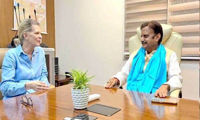 हर-माँ-और-हर-बच्चे-को-बेहतर-स्वास्थ्य-सुविधाएँ-मुहैया-कराने-के-लिए-मध्यप्रदेश-सरकार-प्रतिबद्ध-:-उप-मुख्यमंत्री-शुक्ल