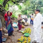 मुख्यमंत्री-डॉ.-यादव-ने-बारिआम-गांव-की-महिलाओं-से-खरीदे-आम…