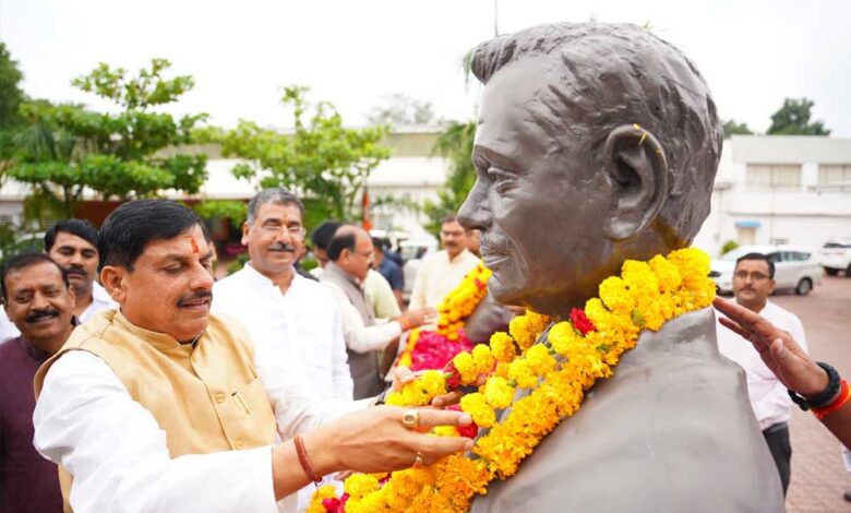 डॉ-श्यामा-प्रसाद-मुखर्जी-ने-पद-की-लालसा-न-रखते-हुए-देश-की-अखंडता-के-लिए-किया-कार्य-:-मुख्यमंत्री-डॉ.-यादव
