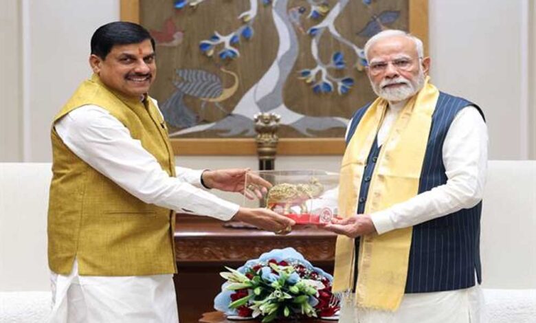 प्रधानमंत्री-मोदी-से-मुख्यमंत्री-डॉ.-यादव-ने-की-मुलाकात