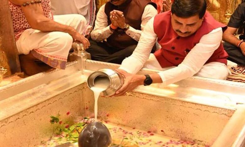 मुख्यमंत्री-डॉ.-यादव-ने-वाराणसी-में-किये-बाबा-काशी-विश्वनाथ-के-दर्शन