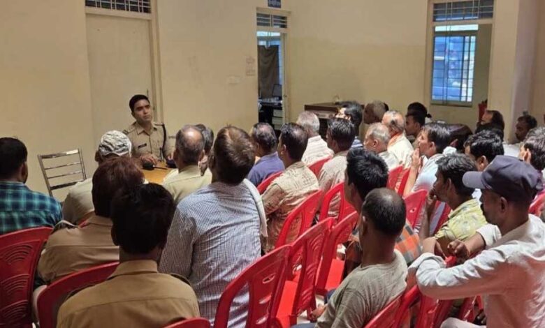 शिवपुरी में ऑटो चालकों को पुलिस की चेतावनी, 5 से अधिक बच्चे बिठाए तो होगी कार्रवाई