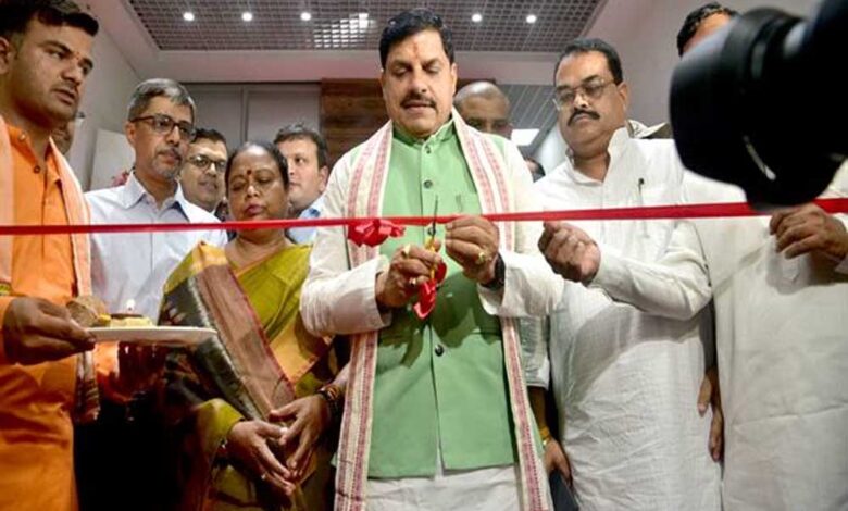 प्रधानमंत्री-मोदी-ने-रेल-यात्रियों-को-विश्व-स्तरीय-सुविधाएं-उपलब्ध-कराईं-:-मुख्यमंत्री-डॉ.-यादव