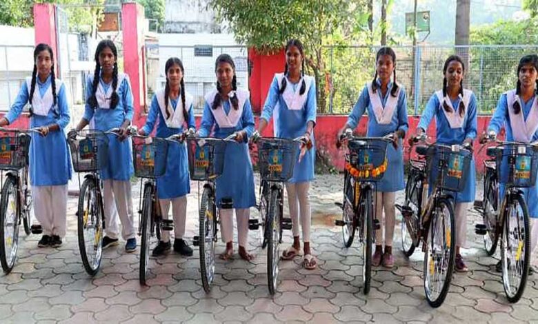 स्कूल-की-छात्राओं-के-लिए-खुशखबरी,-शिक्षा-विभाग-ने-नि:शुल्क-साइकिल-वितरण-के-संबंध-में-दिशा-निर्देश-जारी-किये