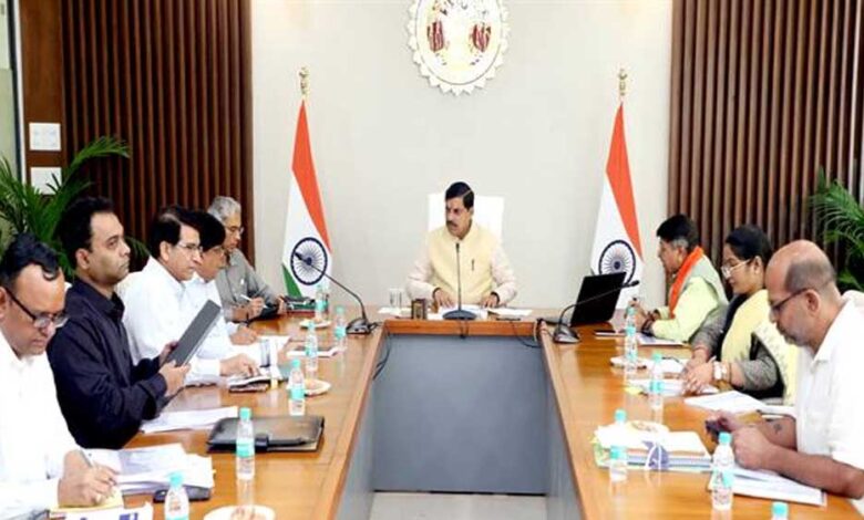 नगरीय-क्षेत्रों-में-झुग्गी-बस्तियों-के-विस्तार-को-नियंत्रित-करने-कार्य-योजना-बनाई-जाए-:-मुख्यमंत्री-डॉ.-यादव