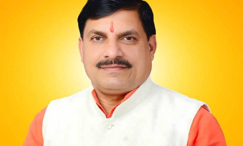 मुख्यमंत्री-डॉ.-यादव-ने-श्री-अमृतलाल-वेगड़-को-श्रद्धांजलि-अर्पित-की