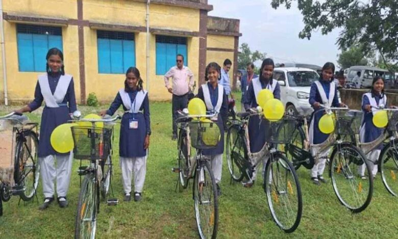 साइकिल-से-मिलेगी-रफ्तार-–-स्कूल-समय-पर-पहुंचने-में-होगी-आसानी