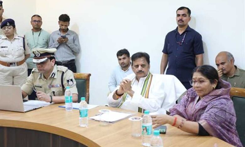 नशे के सौदागरों और उनके तंत्र को करें समाप्त : उप मुख्यमंत्री शुक्ल