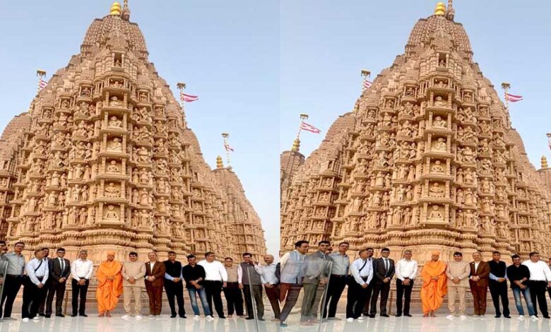 मुख्यमंत्री डॉ. यादव ने बीएपीएस हिन्दू मंदिर में किये दर्शन