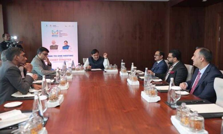 मुख्यमंत्री डॉ. यादव की लुलु समूह के निदेशक सलीम से वन-टू-वन चर्चा