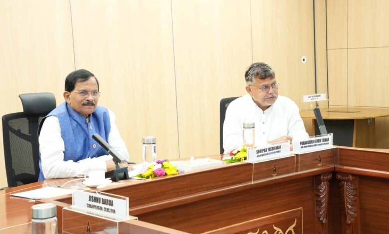 ऊर्जा मंत्री तोमर नई दिल्ली में मंत्रियों के समूह और विद्युत नियामक आयोगों की बैठक में हुए शामिल