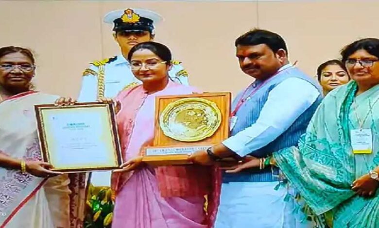 इंदौर 8वीं बार भारत का सबसे स्वच्छ शहर, नवी मुंबई तीसरे स्थान पर