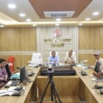 कलेक्टर-ने-हितग्राही-मूलक-योजनाओं-की-बैंकर्स-के-साथ-की-समीक्षा-बैठक