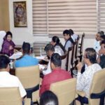 राज्यमंत्री-श्रीमती-गौर-ने-विभिन्न-वार्डों-में-संचालित-निर्माण-कार्यों-की-समीक्षा-की