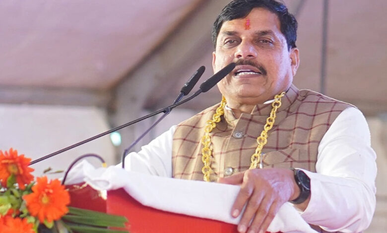 कम खर्च में ज्यादा फायदा देने वाले फलदार और छायादार पौधों का बहुतायत में करें रोपण : मुख्यमंत्री डॉ. यादव