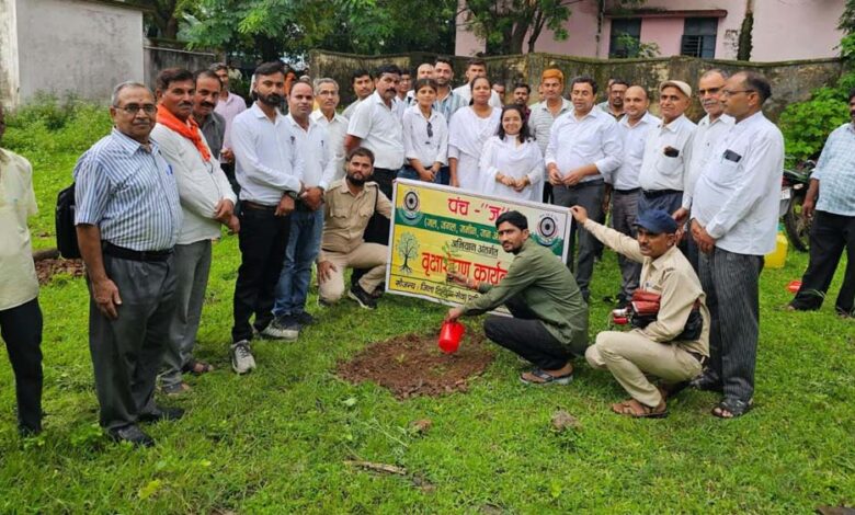 तहसील मझौली में पौधरोपण एवं पर्यावरण जागरूकता शिविर