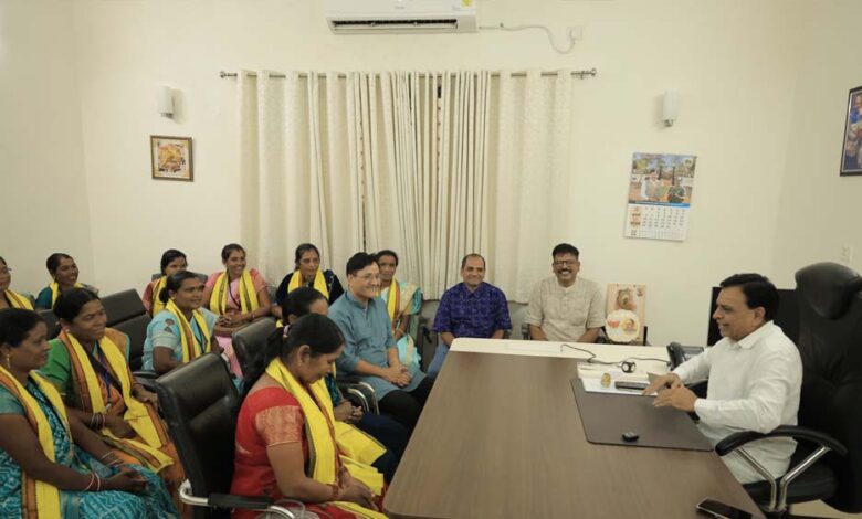 जनजातीय वर्ग के सर्वांगीण विकास के लिए सरकार है संकल्पित : उप मुख्यमंत्री  देवड़ा