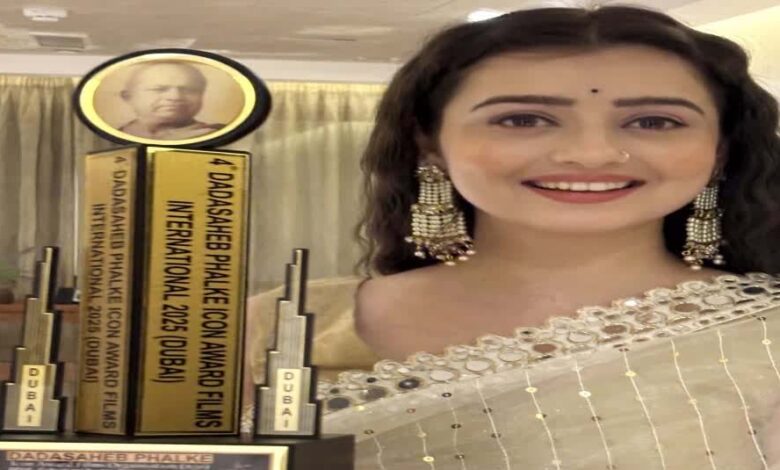 दमोह की चाहत पांडे का बॉलीवुड में जलवा, दुबई में मिला यंगेस्ट सक्सेसफुल एक्ट्रेस अवार्ड