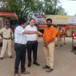 विधायक-के-परिजनों-के-पेट्रोल-पंप-पर-नियमों-की-अनदेखी,-बिना-हेलमेट-मिल-रहा-था-पेट्रोल-–-प्रशासन-ने-दी-चेतावनी