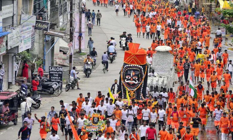 सीहोर से निकलेगी देश की सबसे बड़ी कांवड़ यात्रा, शिवभक्तों पर होगी भव्य पुष्पवर्षा