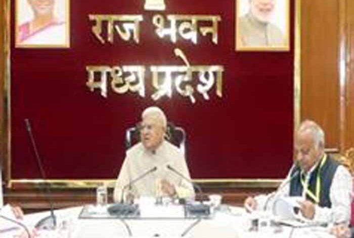 योजना के प्रभावी क्रियान्वयन के लिए अधिकारियों की जिम्मेदारी तय हो : राज्यपाल श्री पटेल