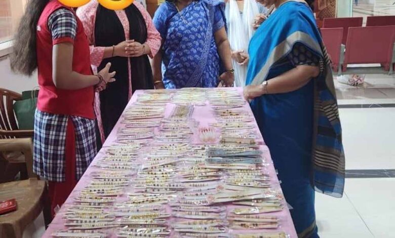 रक्षाबंधन-पर-बालिकाओं-ने-दिखाई-आत्मनिर्भरता-की-मिसाल