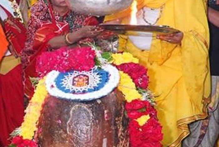 भगवान-श्रीमहाकाल-के-मुख्यमंत्री-डॉ.-यादव-ने-सपत्नीक-दर्शन-कर-पूजन-अर्चन-किया