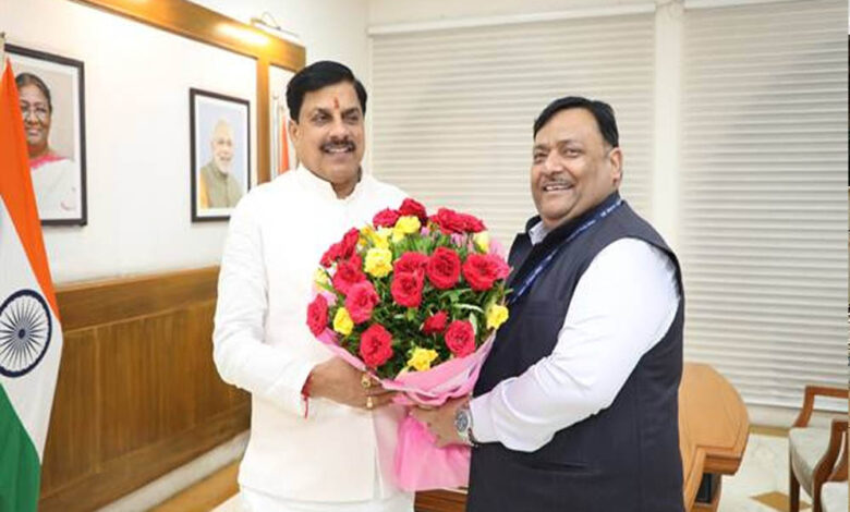 मुख्यमंत्री-डॉ.-यादव-से-भेल-के-डॉयरेक्टर-गुप्ता-ने-की-सौजन्य-भेंट